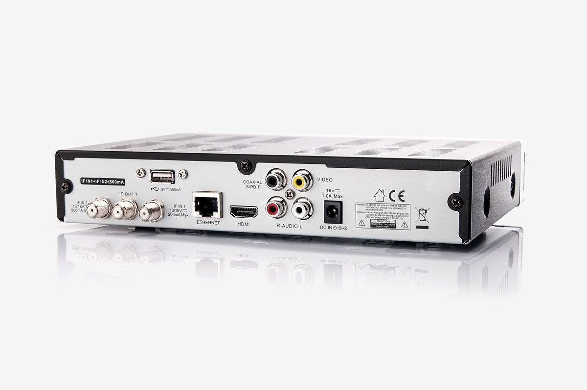 Rückseite mit Anschlüssen eines schwarzer Fuba HDTV-Twin-Satellitenreceiver ODS 400